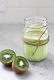 Avocado Smoothie with Kiwi and Lime