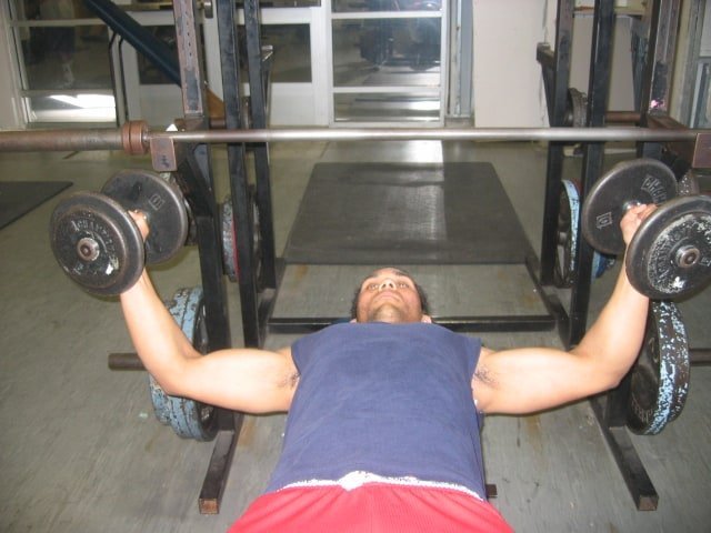 dumbbell-chest-exercises-tutorials